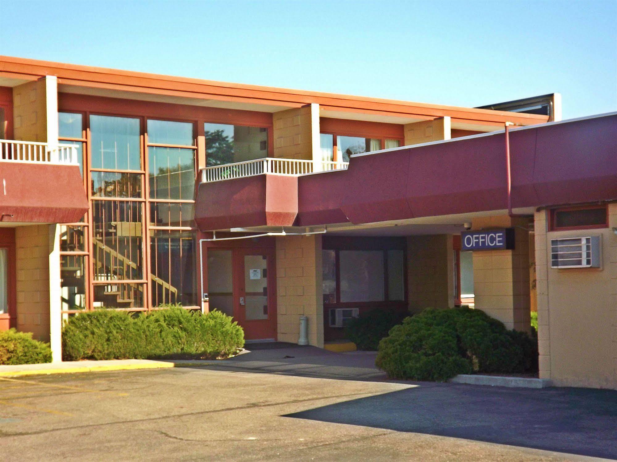 Travelodge By Wyndham Kalispell Extérieur photo